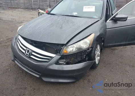 2011 Honda Accord 2.4 Lx z USA, uszkodzony, nr VIN 1HGCP2F32BA037751